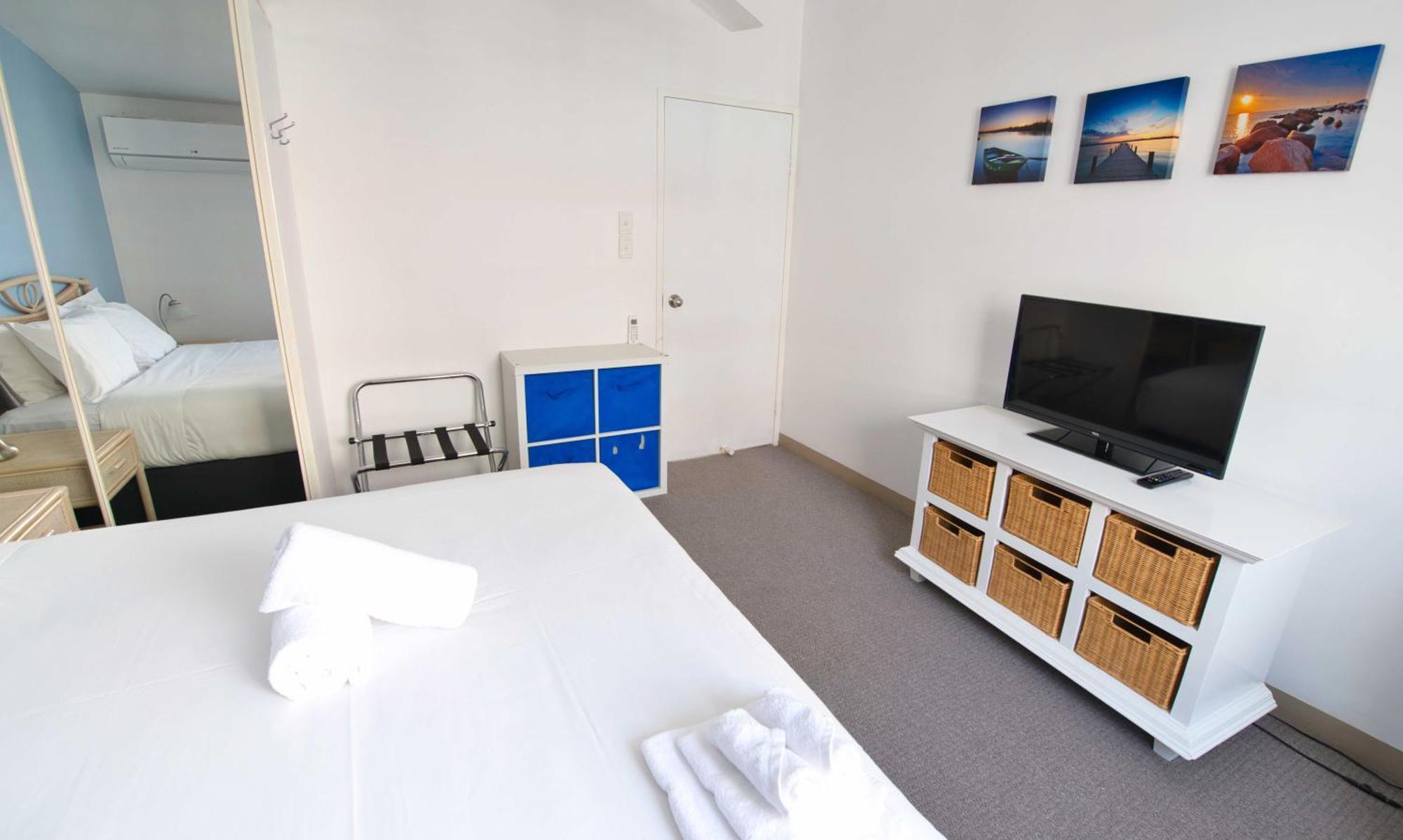 เนลสัน เบย์ บรซ ฮอลิเดย์ อพาร์ตเมนต์ Aparthotel เนลสันเบย์ ภายนอก รูปภาพ