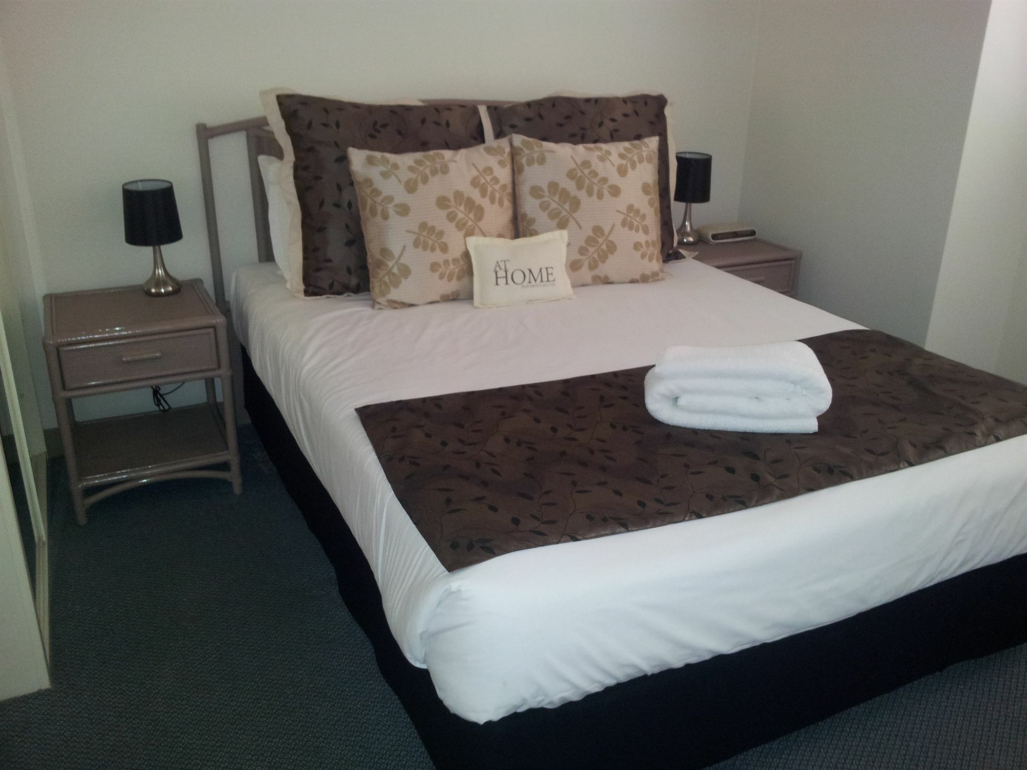เนลสัน เบย์ บรซ ฮอลิเดย์ อพาร์ตเมนต์ Aparthotel เนลสันเบย์ ภายนอก รูปภาพ